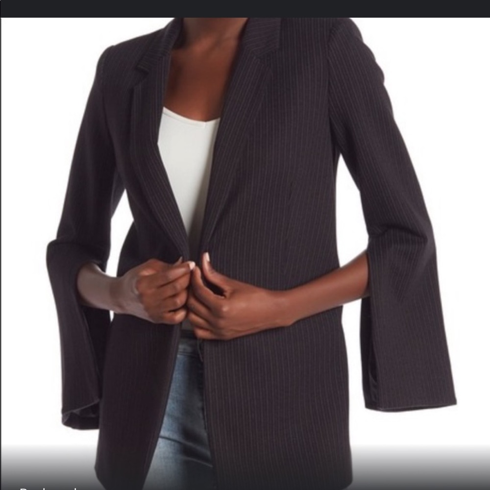 NWT Vince Camuto slit sleeve blazer